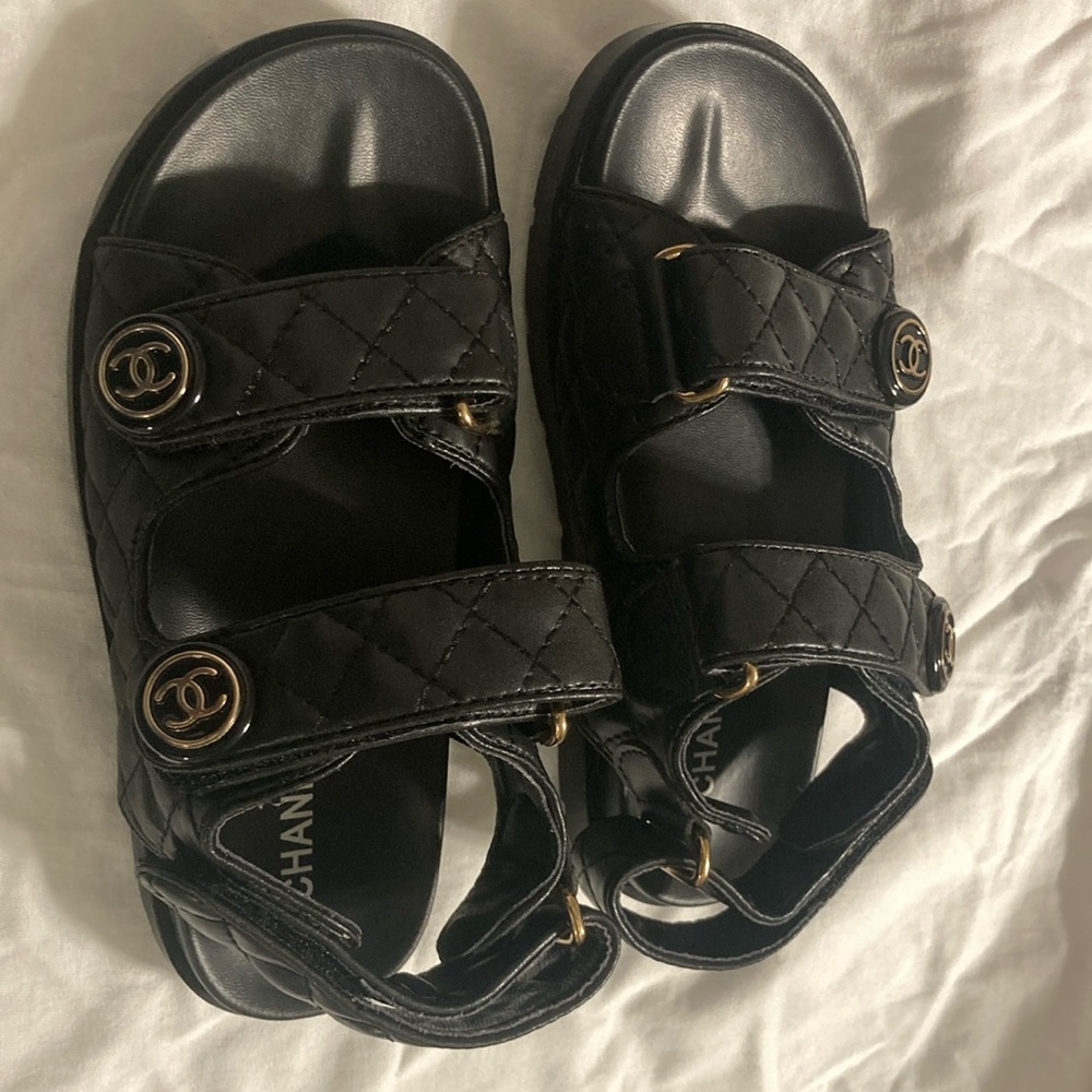 Girls (designer) sandals